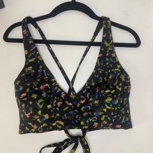 Athleta Swimsuit Top size M NEVER WORN